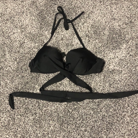 SHEIN padded bikini halter top with bottom tie - Picture 1 of 1